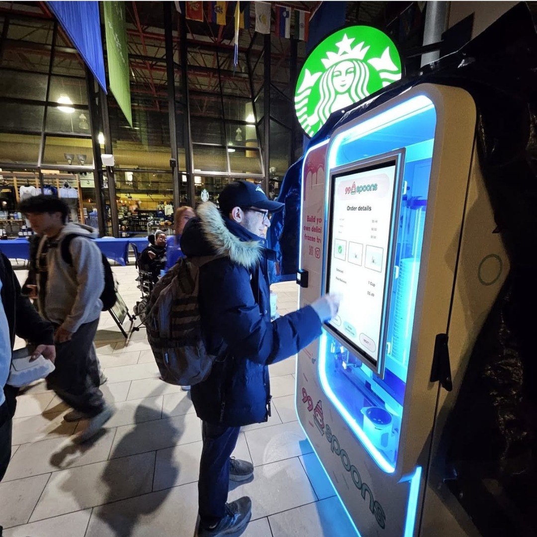99 Spoons kiosk at Northshore Mall, Massachusetts